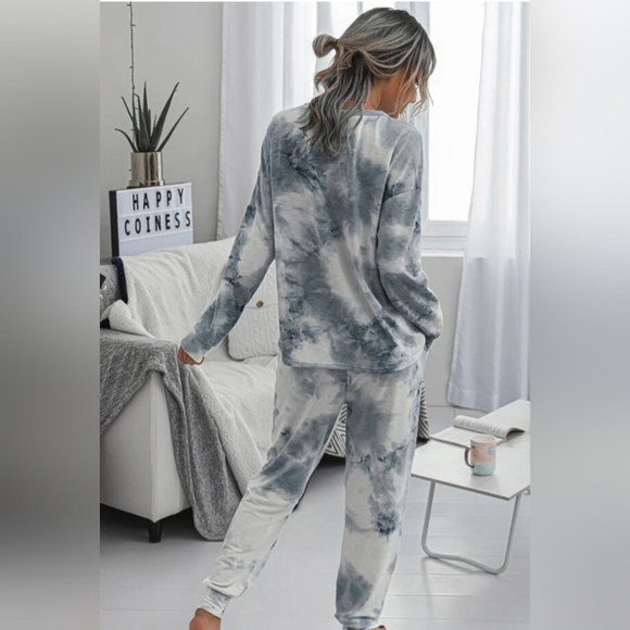 Sale! Tie Dye Pullover & Sweatpants Lounge Set - Picture 2 of 3